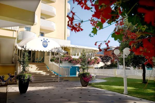 Salus Smart & Chic Hotel Τζεσόλο Λίντο Εξωτερικό φωτογραφία